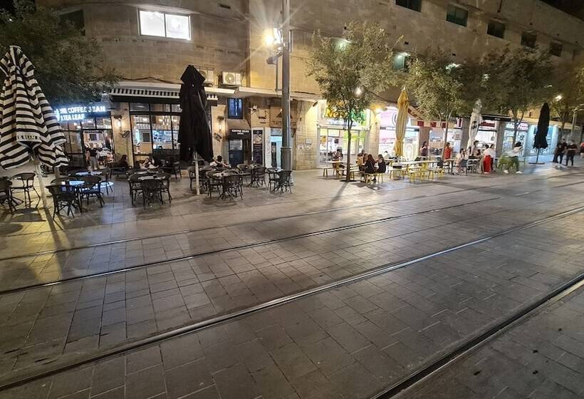 ユースホステル Capsule & Dormitory Space X