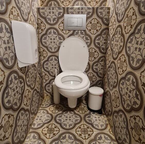 ユースホステル Capsule & Dormitory Space X