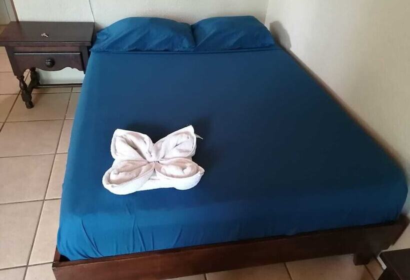 酒店 Cahuita Lodge