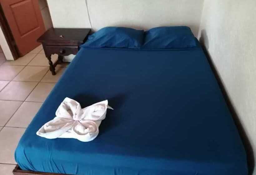 酒店 Cahuita Lodge