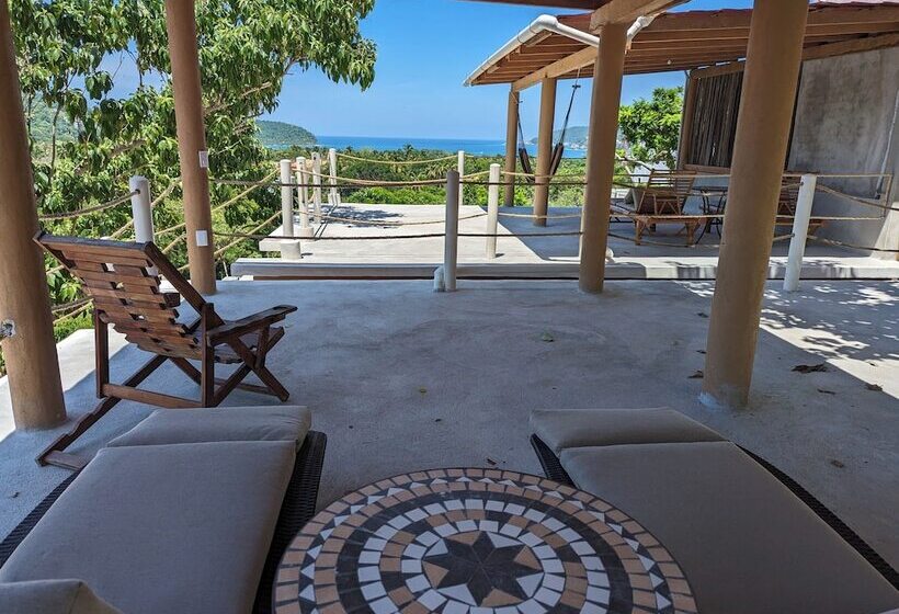 Отель Casa Arcoiris Zihuatanejo