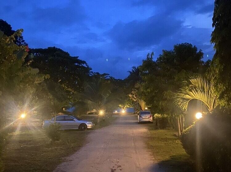هتل Chaithalay Khanom Resort