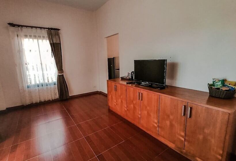 هتل Chaithalay Khanom Resort
