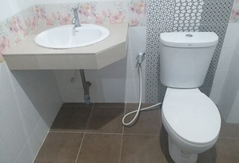 Отель Chawalee Place