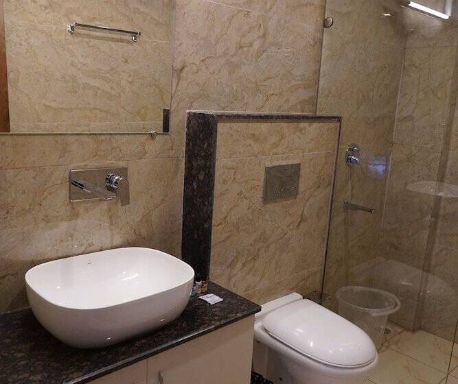 בית מלון כפרי Dewdrop Pride Inn