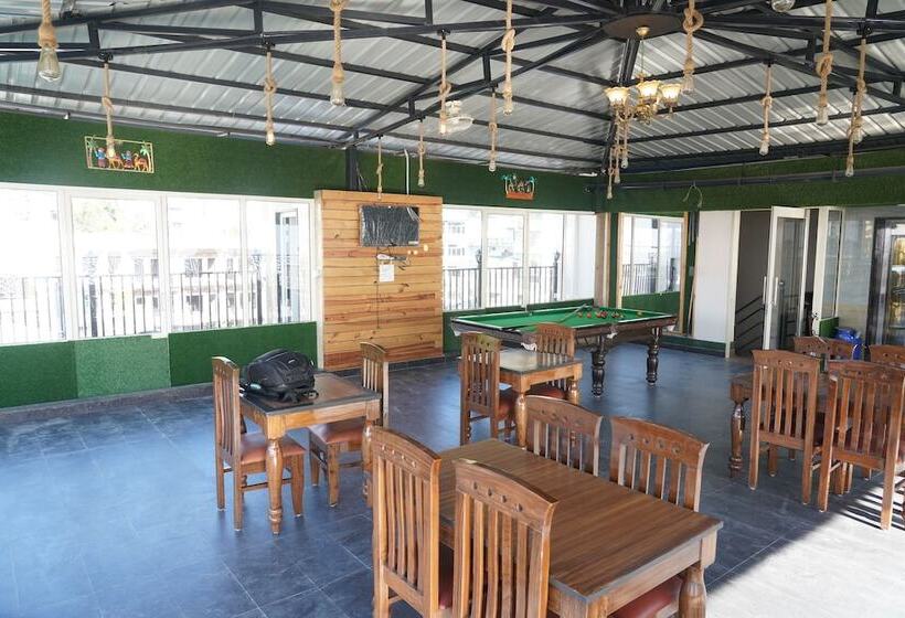 בית מלון כפרי Dewdrop Pride Inn