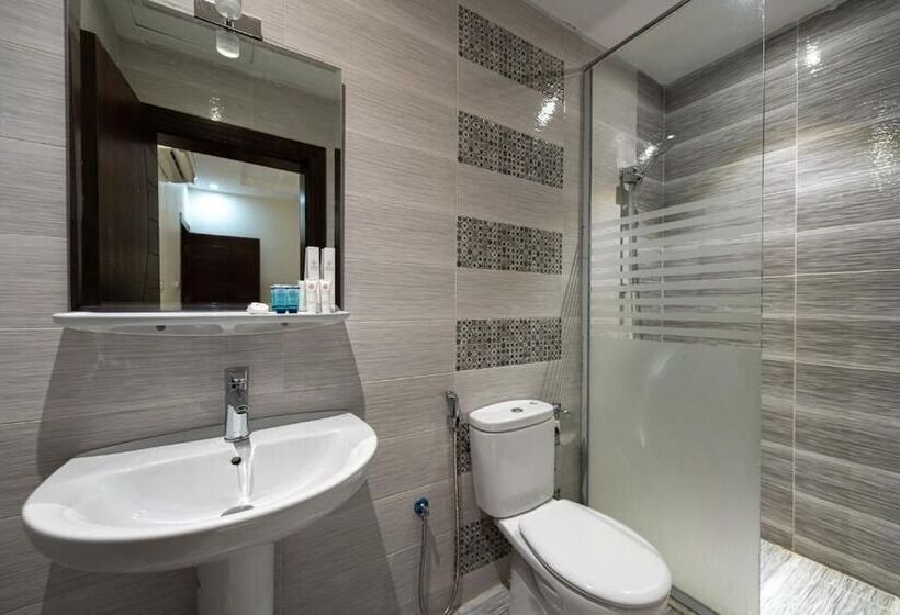 Отель Holiday Plus Al Nuzha