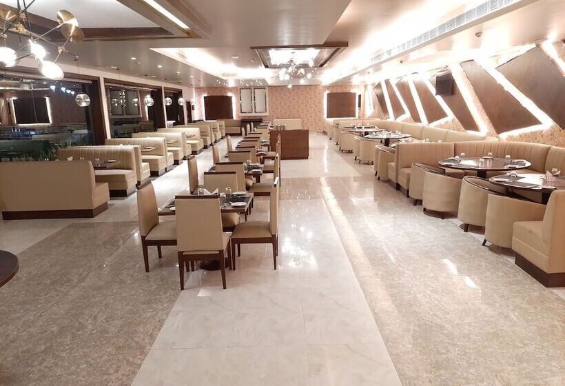 Отель Jay Clarks Exotica