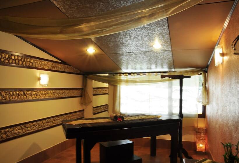 בית מלון כפרי Madhuban Sarovar Portico Mussoorie