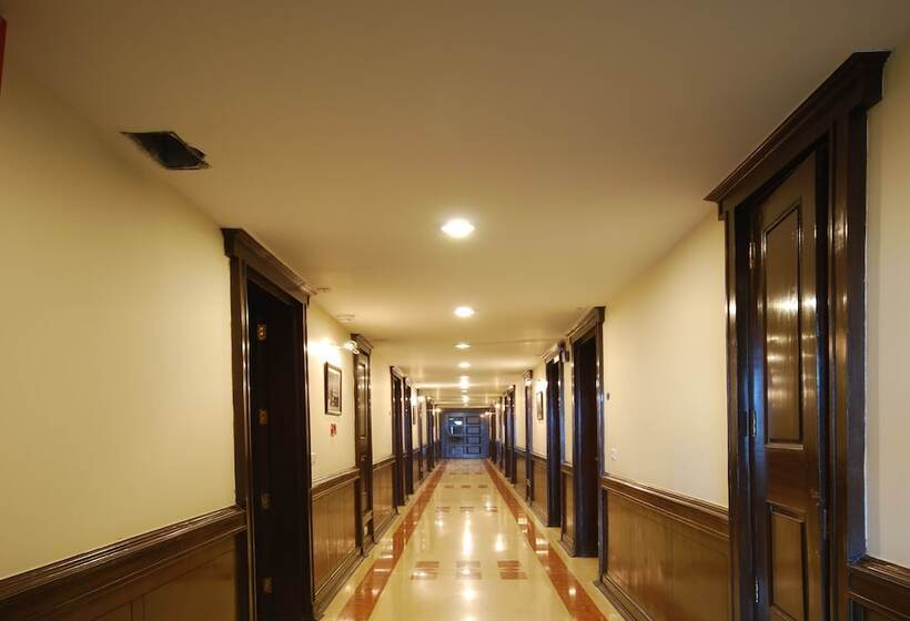 בית מלון כפרי Madhuban Sarovar Portico Mussoorie