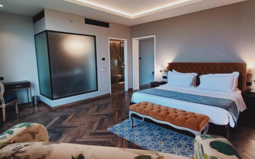 ホテル Polo Towers Agartala