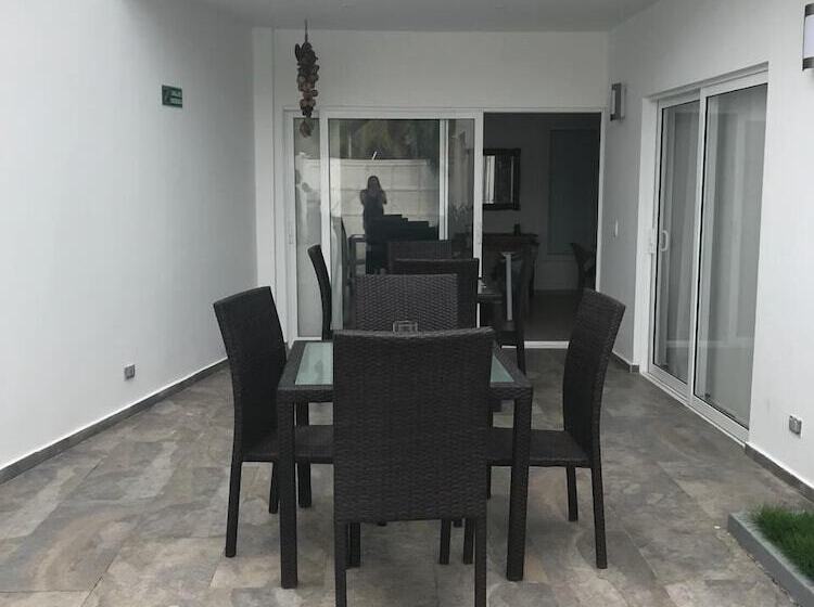 هتل Providence Breeze