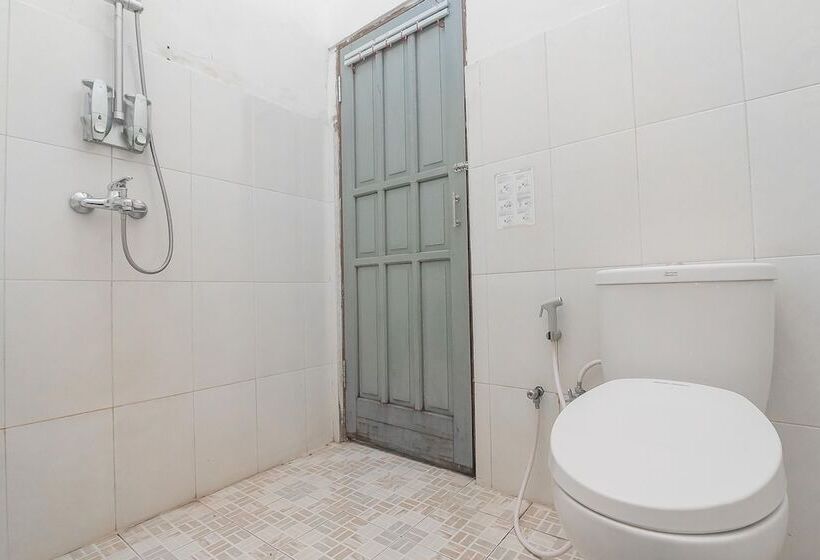 בית מלון כפרי Reddoorz Syariah @ Jalan Tjilik Riwut