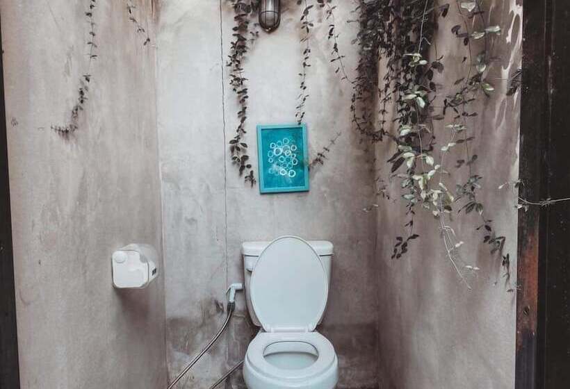 Hotel Rewild Camp And Cafe