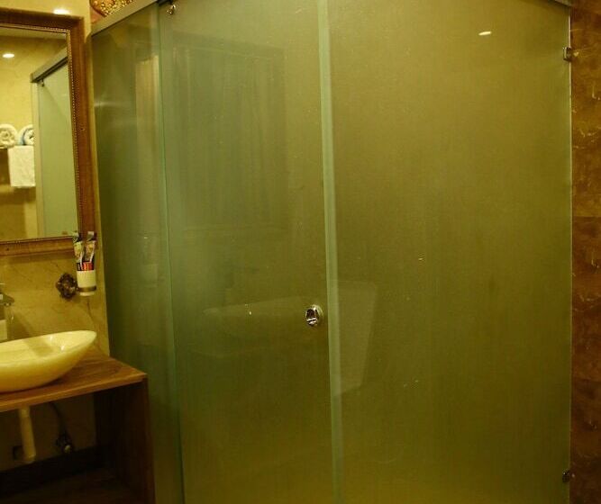 فندق Royal County Resorts