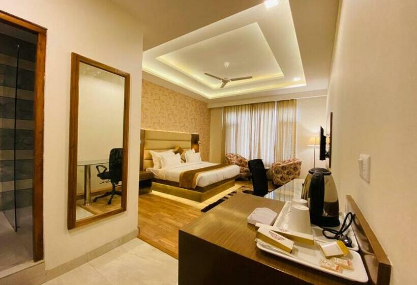 Отель Royal Mansion