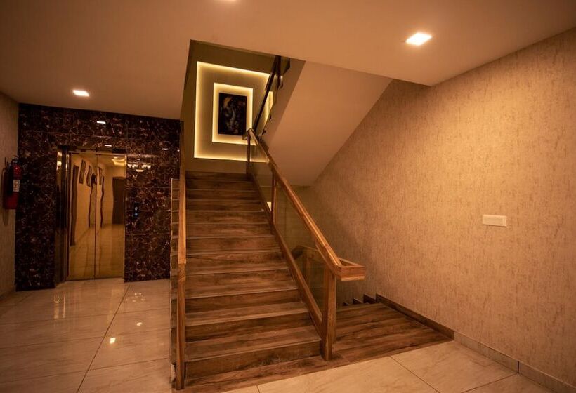 Отель Royal Mansion