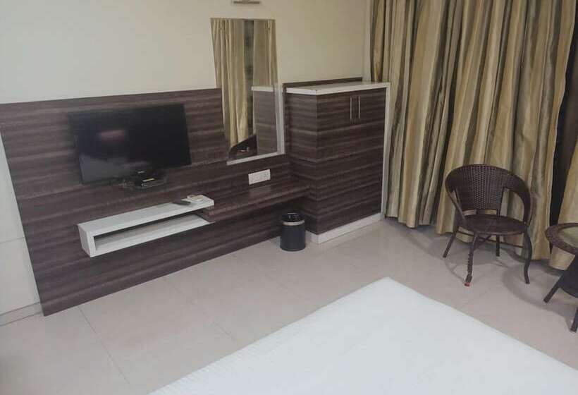 فندق Rudra Shelter Business