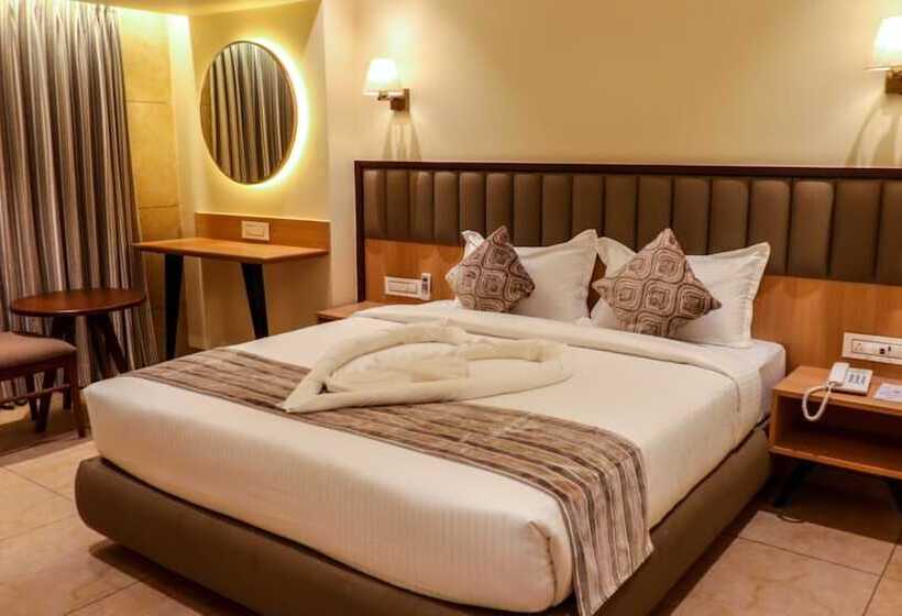 فندق Rudra Shelter Business