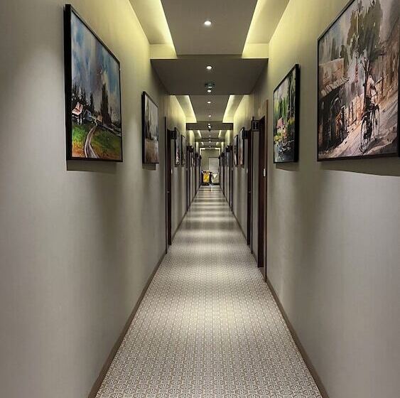 فندق Rudra Shelter Business