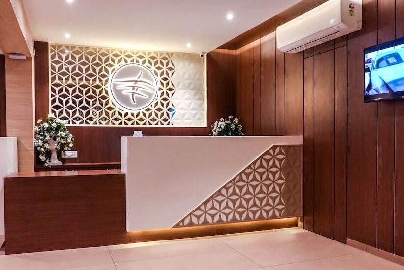 فندق Rudra Shelter Business