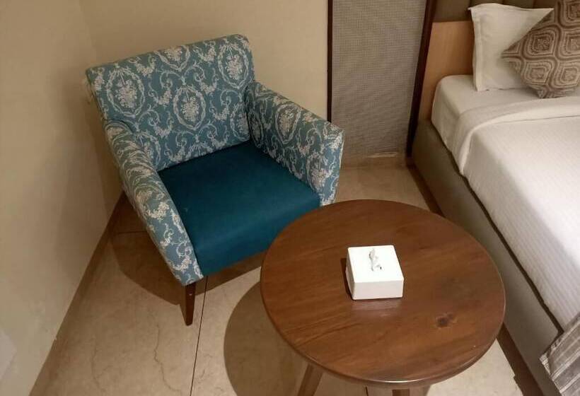 فندق Rudra Shelter Business