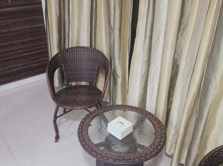 فندق Rudra Shelter Business