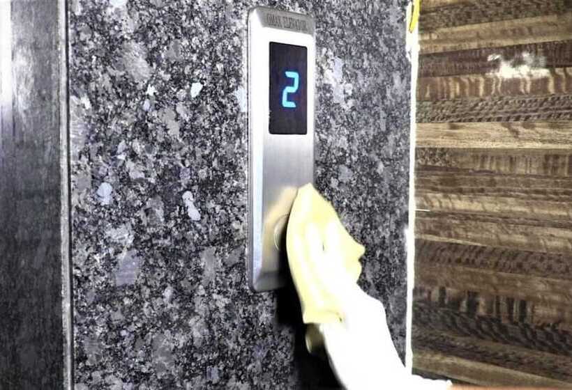 فندق Rudra Shelter Business