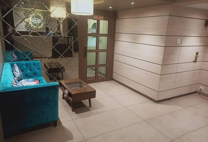 فندق Rudra Shelter Business