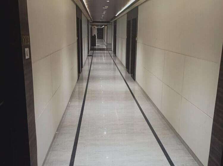 فندق Rudra Shelter Business