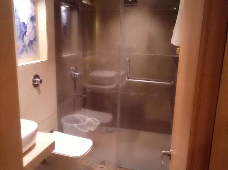 فندق Rudra Shelter Business