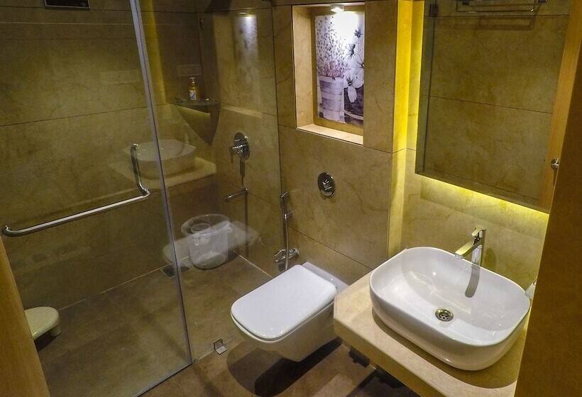 فندق Rudra Shelter Business