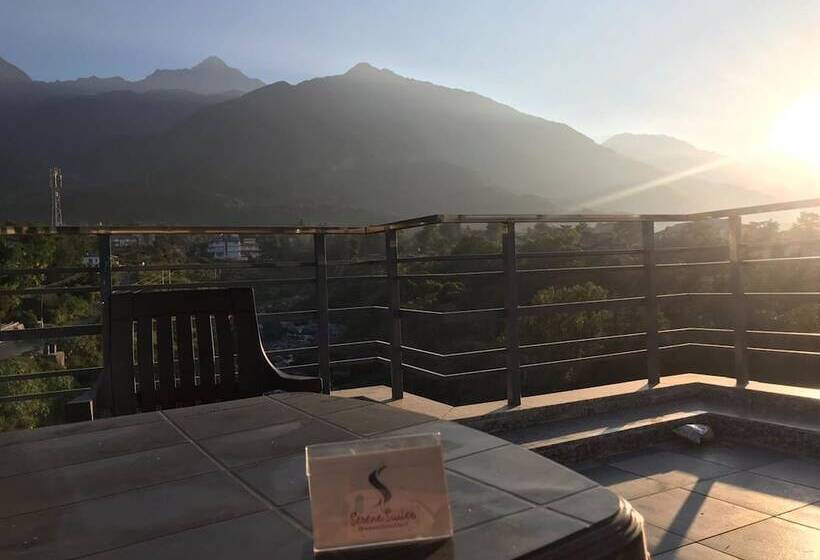 酒店 Serene Suites