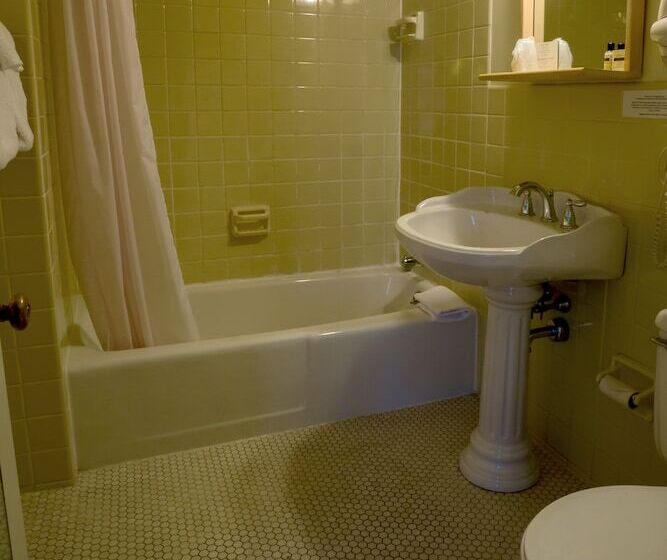 Отель Sugarbush Inn At Sugarbush