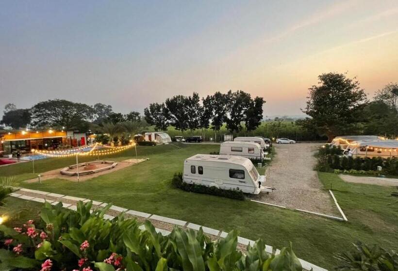 בית מלון כפרי The Campster Kanchanaburi