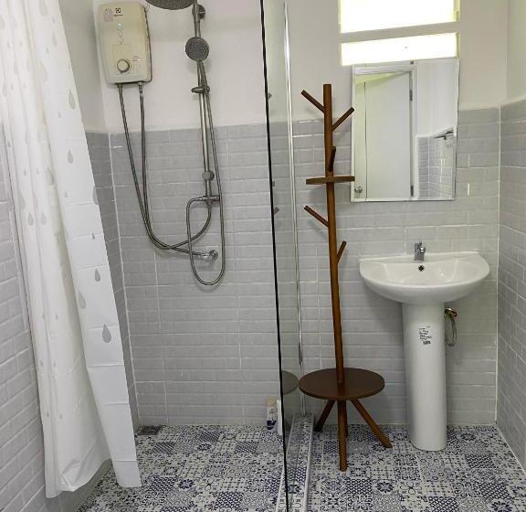 בית מלון כפרי The Campster Kanchanaburi