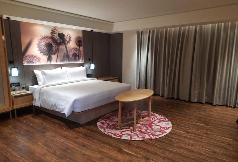 酒店 The Gaurs Sarovar Premiere