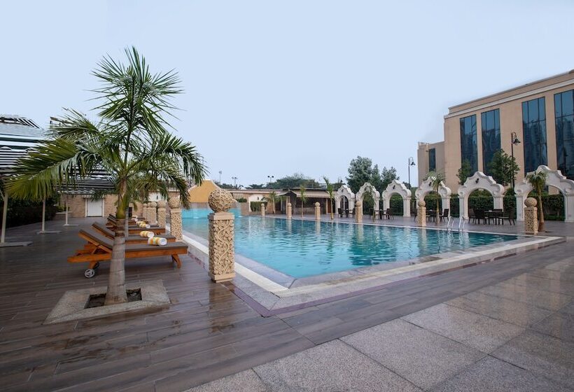 酒店 The Gaurs Sarovar Premiere