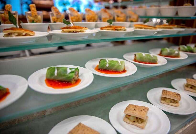 酒店 The Gaurs Sarovar Premiere