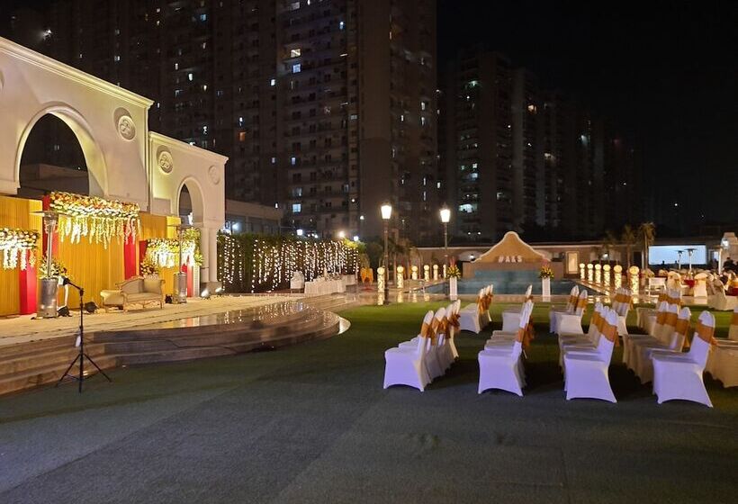 酒店 The Gaurs Sarovar Premiere