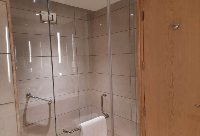 酒店 The Gaurs Sarovar Premiere