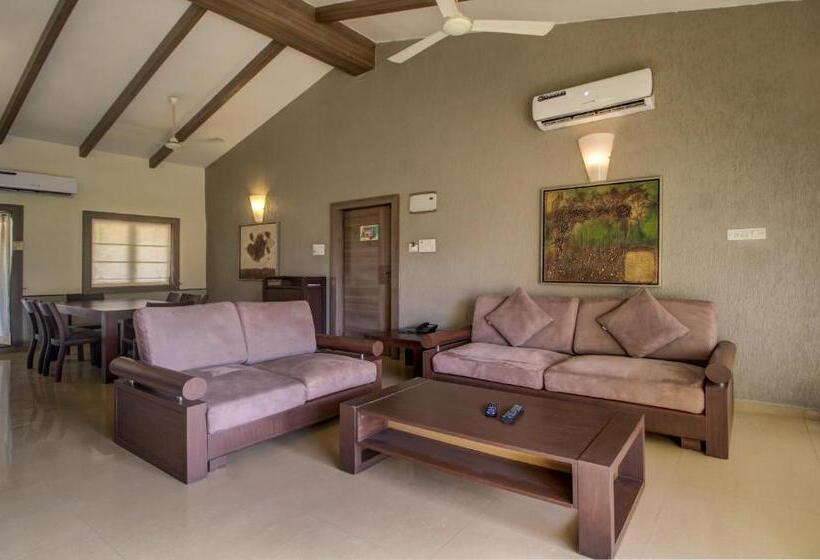 ホテル Golden Landmark Green Valley Beach Resort