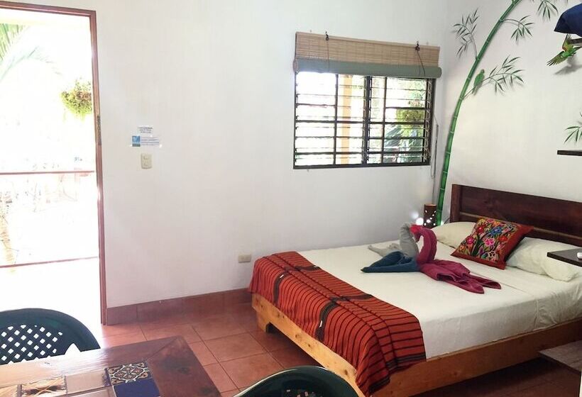 فندق Tropical Sands Dominical Eco Inn