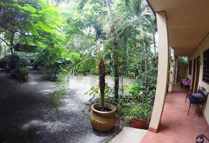 فندق Tropical Sands Dominical Eco Inn