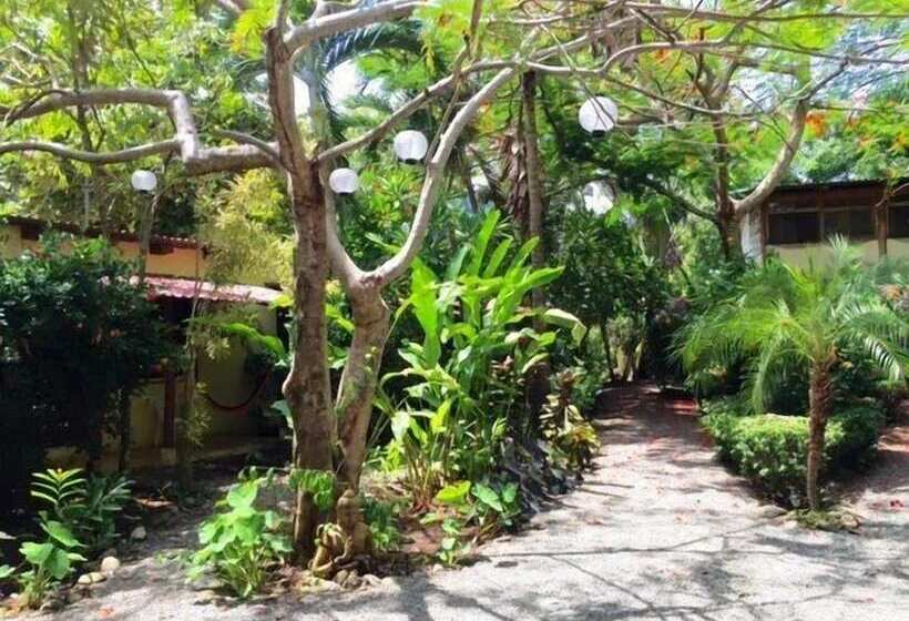 فندق Tropical Sands Dominical Eco Inn