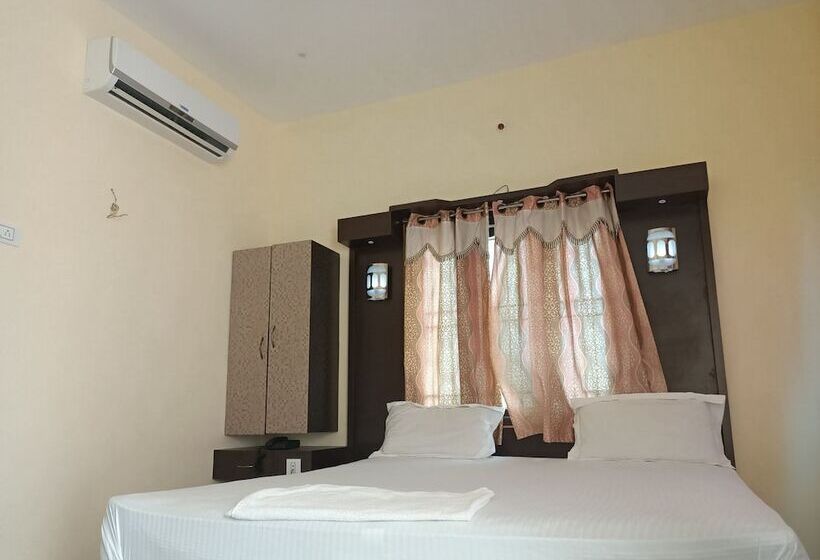 ホテル Vairavel Residency