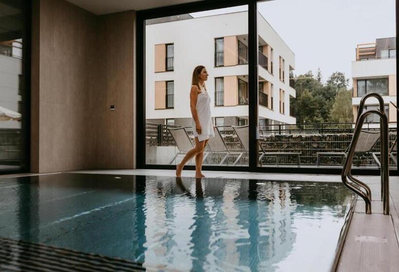 هتل Vislow Resort