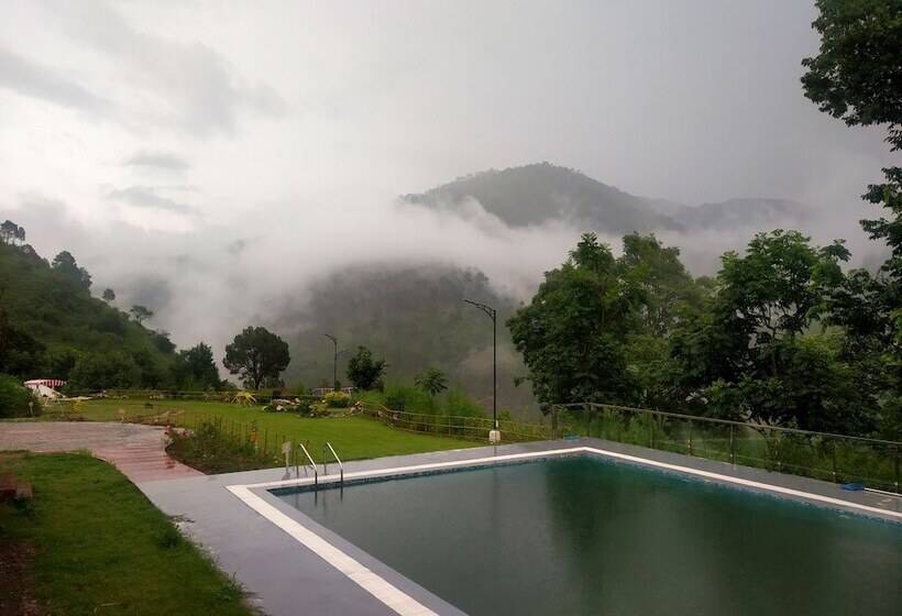 منتجع Banjara Mountain Retreat Chail Hills