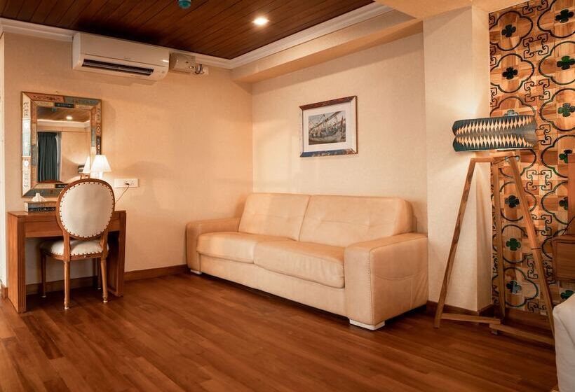 State Beach Resort & Spa