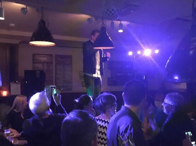 הוסטל Beach Hotel Katwijk